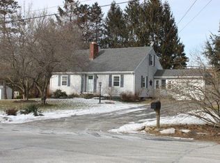 10 McGovern Ln, Webster, MA 01570