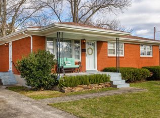 209 Elk River Dr, Louisville, KY 40214