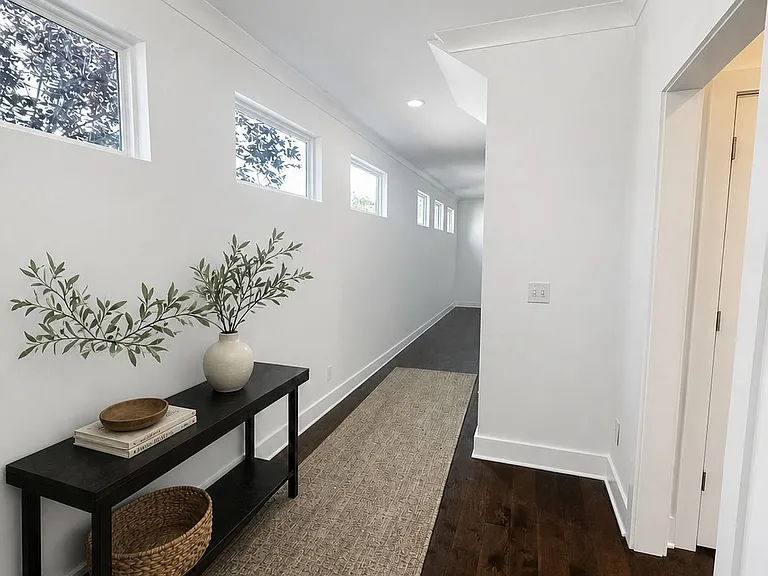 673 Park St — Photo 3