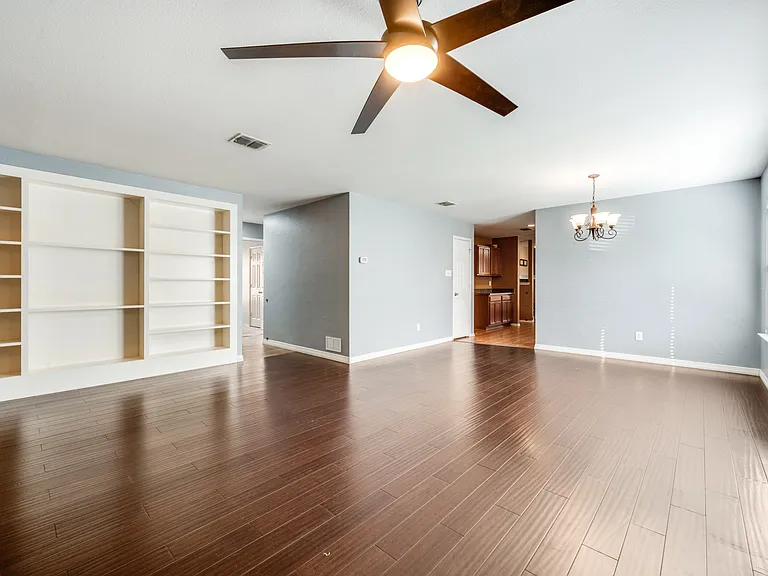 6504 Corral Ln — Photo 9