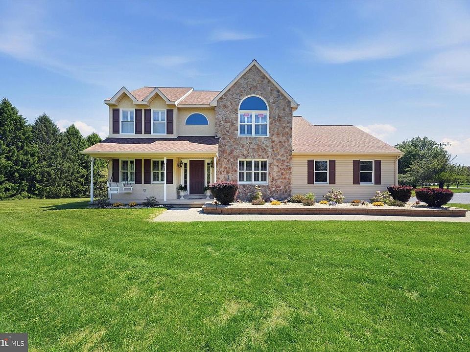 1st image of 75 Auburn Rd