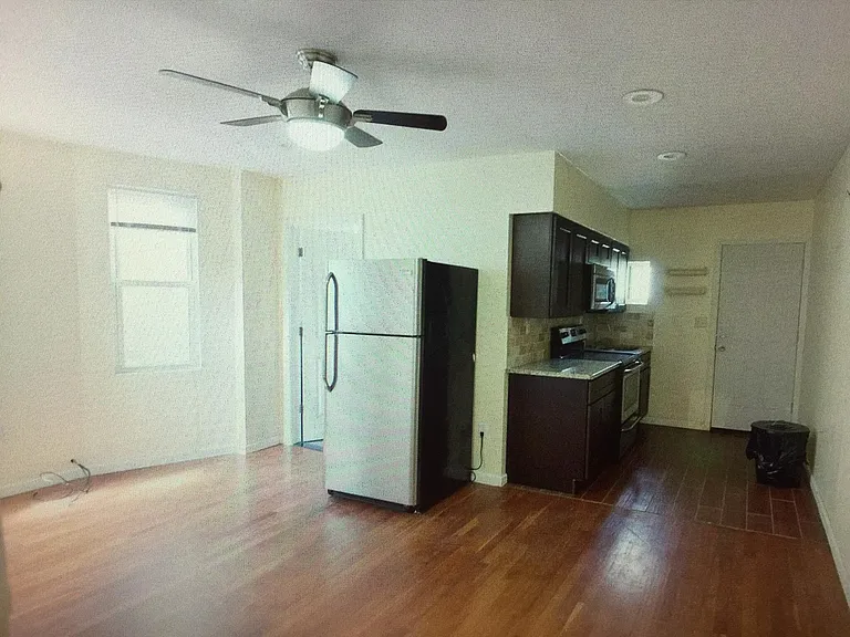 404 N 40th St #2 — Photo 3