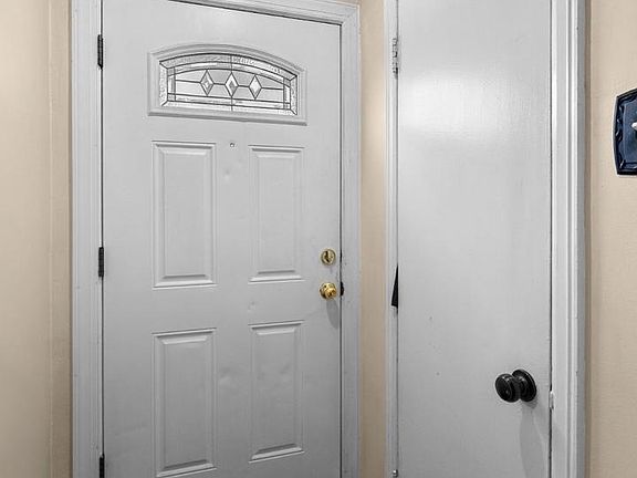5th image of 1179 E Dorset St