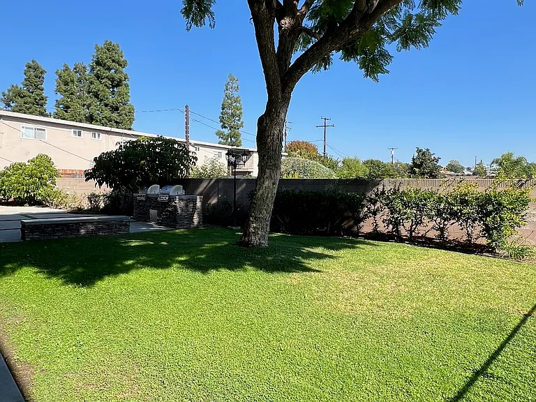 Pinecrest Apartments — Photo 23