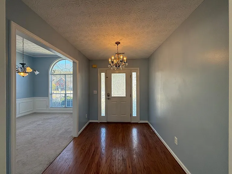 2029 Manor Oak Ln — Photo 4