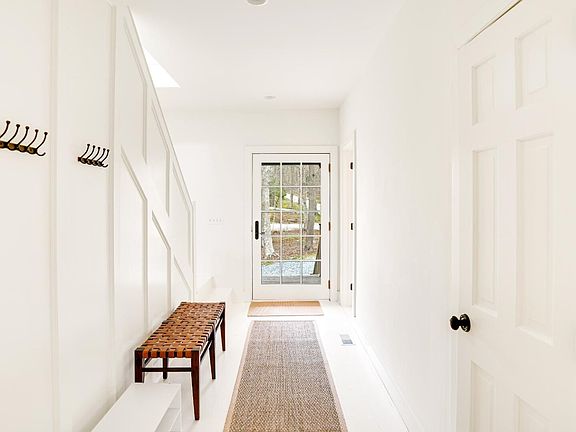 5th image of 401 Town Ln