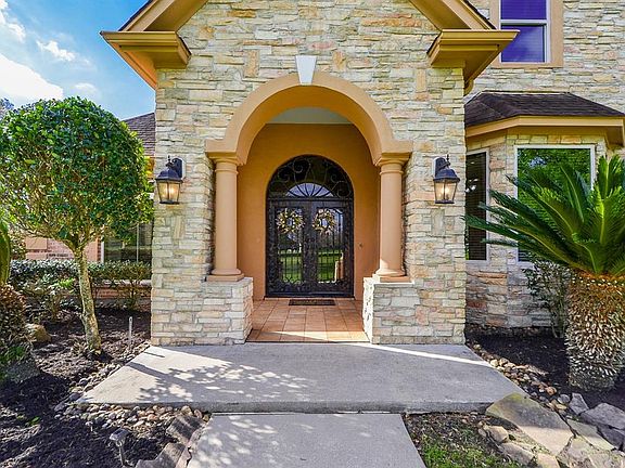 3rd image of 9423 Churchlake Cir
