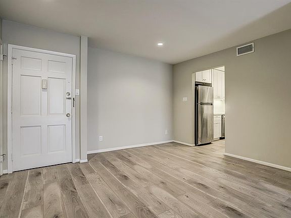 3rd image of 2700 Bellefontaine St APT B3