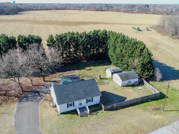 748 W Quillytown Rd, Penns Grove, NJ 08069