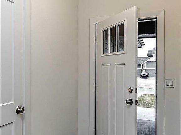 3rd image of 18202 Gretchen Ave