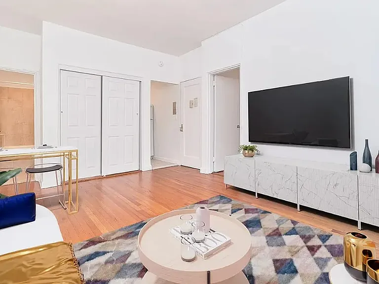 402 W 45th St #3D — Photo 2