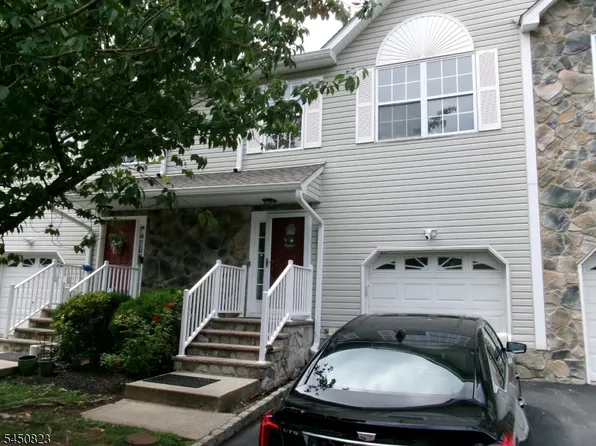 31 Victoria Dr, Somerset, NJ 08873