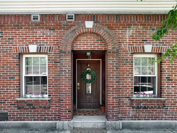 72 Sagamore St, Quincy, MA 02171
