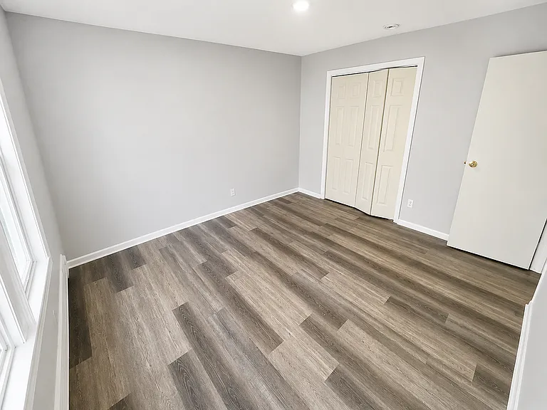900 W 25th St — Photo 10