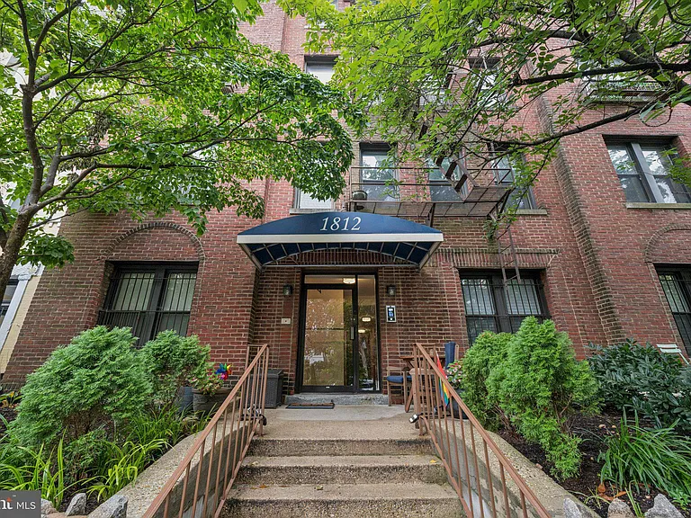 1812 Vernon St NW #34 — Photo 1