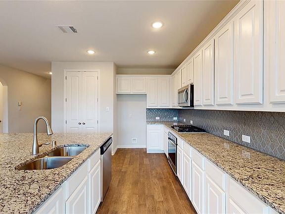 5th image of 2216 Chapel Cross Ln