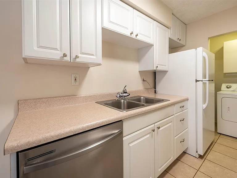 930 Mandarin Isle — Photo 14