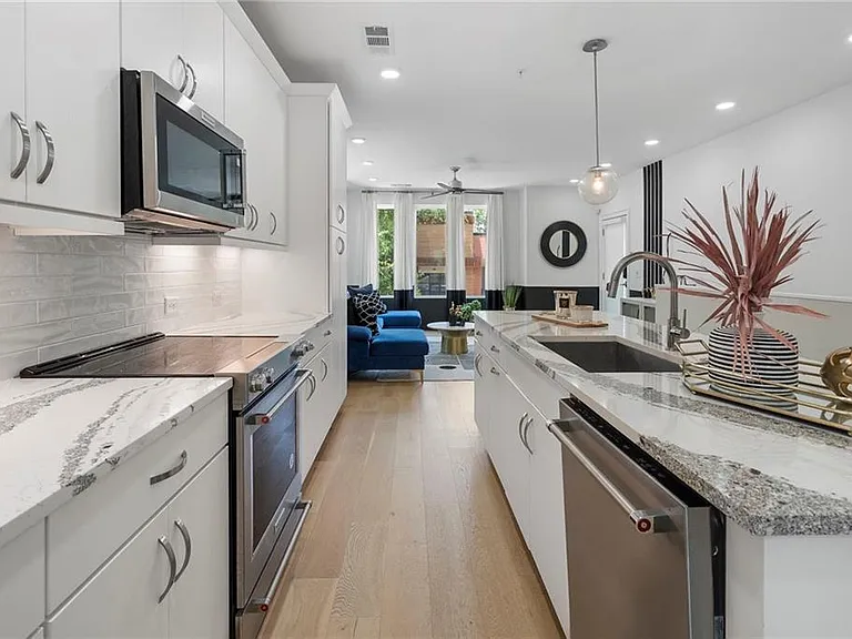 371 Pratt Dr SE #207 — Photo 16