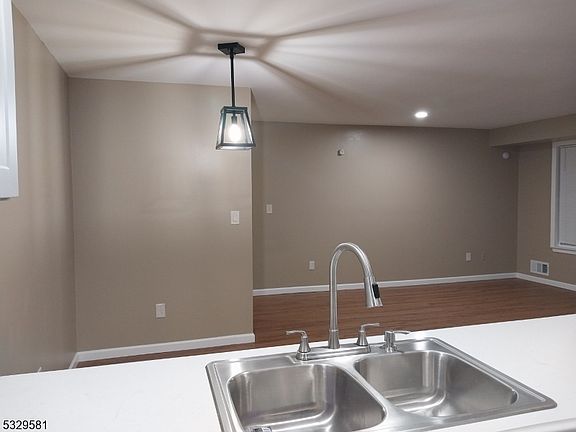 5th image of 753 Summer Ave APT 1C