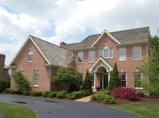 14030 Chesterwood Dr, Brookfield, WI 53005