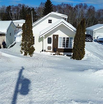 2nd image of 14 Kings Ridge Road