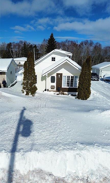 1st image of 14 Kings Ridge Road