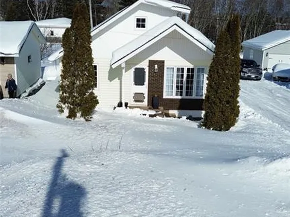 14 Kings Ridge Road, Botwood, NL A0H1E0