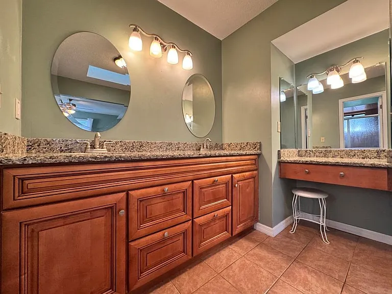 653 Pelican Bay Dr — Photo 17