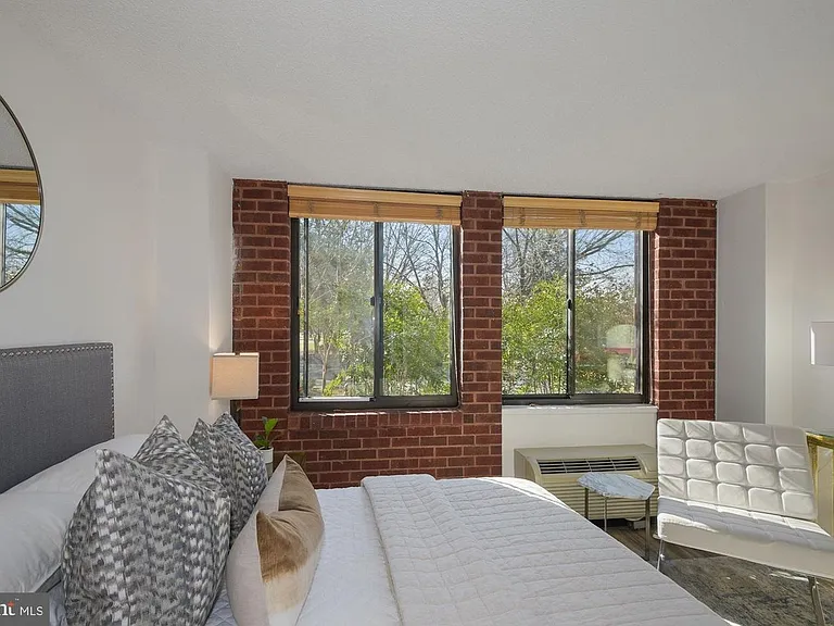 1318 22nd St NW #105 — Photo 11