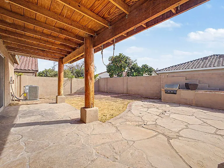 15994 N 135th Dr — Photo 32