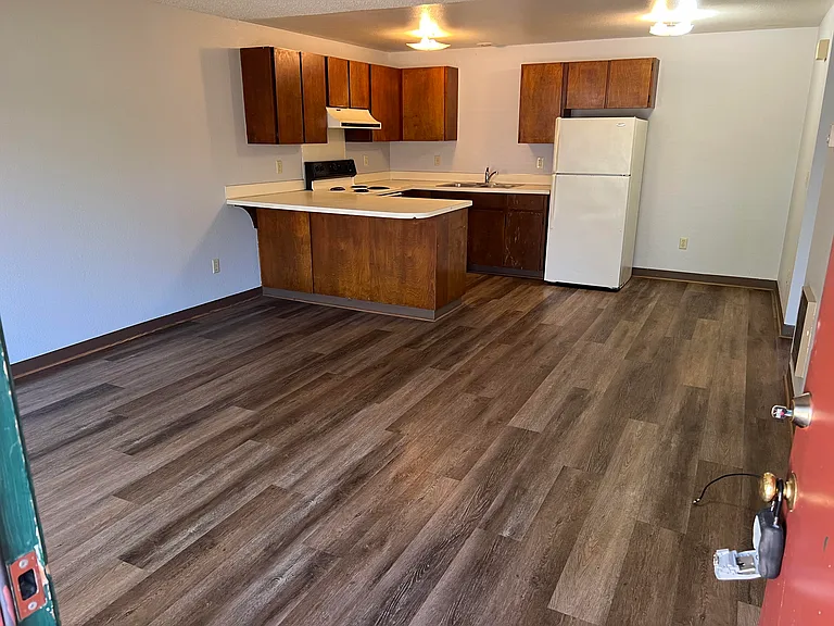 2314 E McLoughlin Blvd #D — Photo 2
