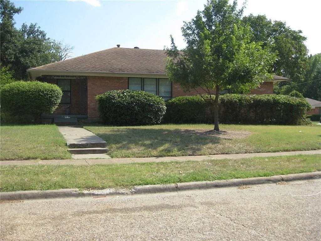 3 bed, 1504 sqft, $1,950 — Photo 1