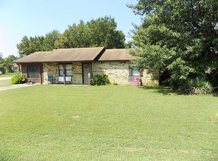 201 Kelly Dr, Holdenville, OK 74848