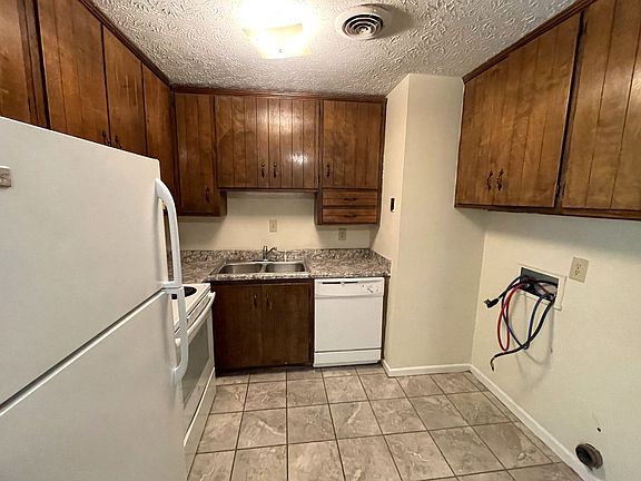 4th image of 215 Parkridge Dr #217