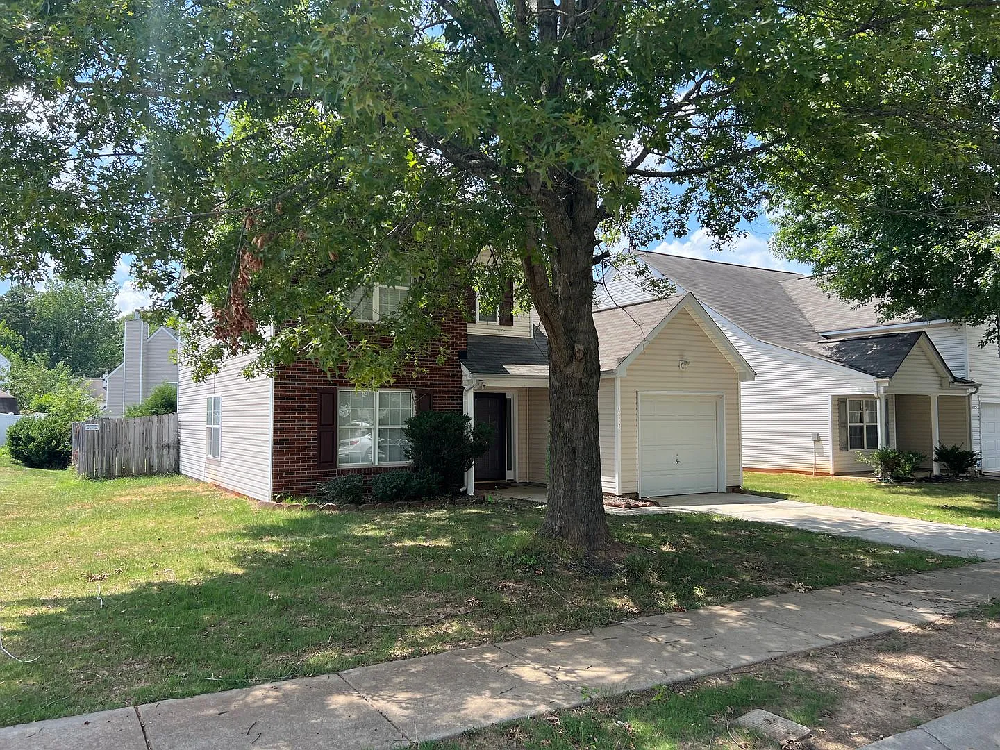 1111 Delander Ln — Photo 2