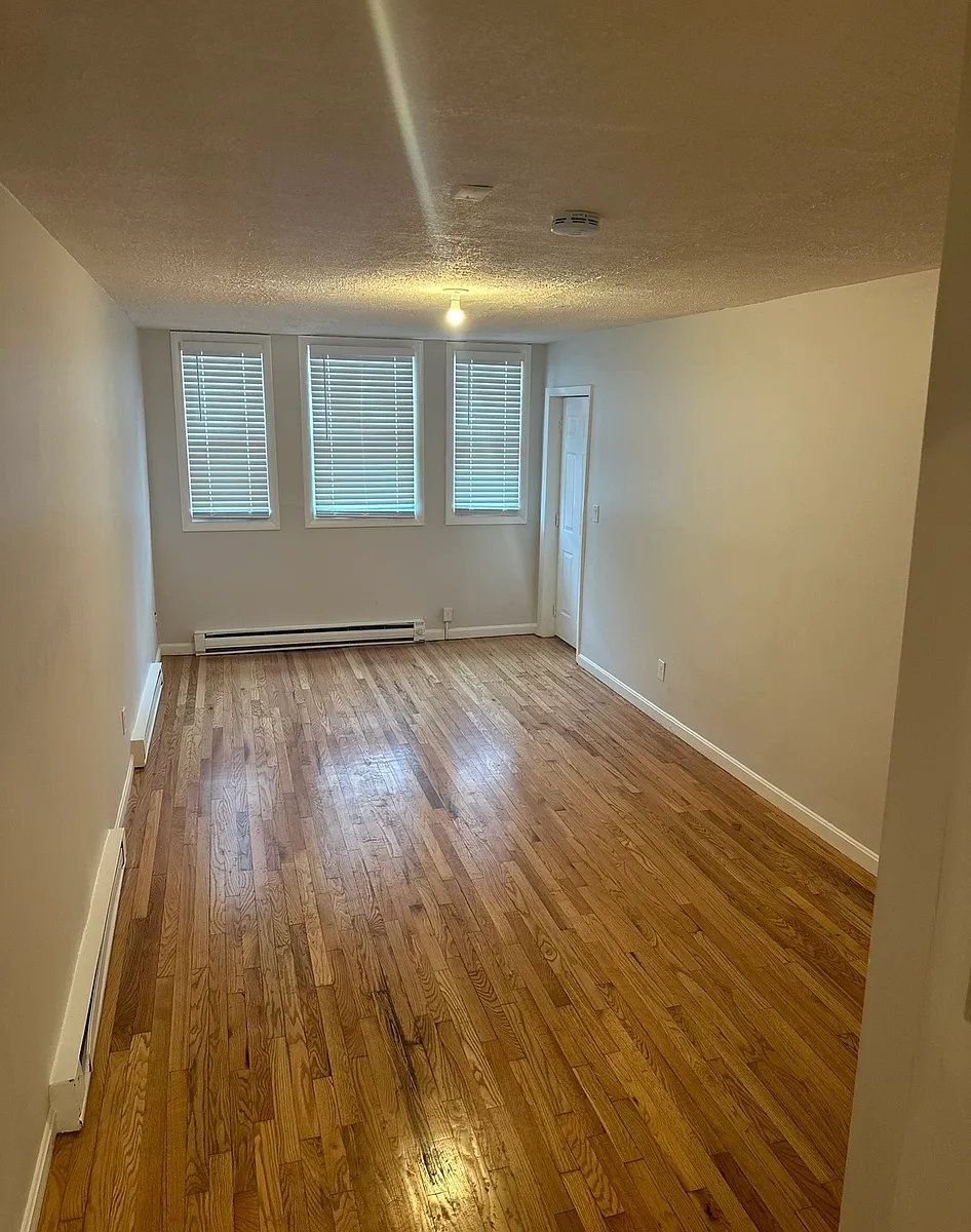 Building Photo - 134 Princeton St #2