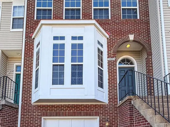 14647 Seasons Dr, Centreville, VA 20120