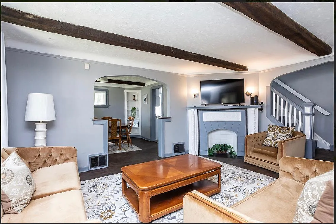 17613 Glenshire Ave — Photo 3