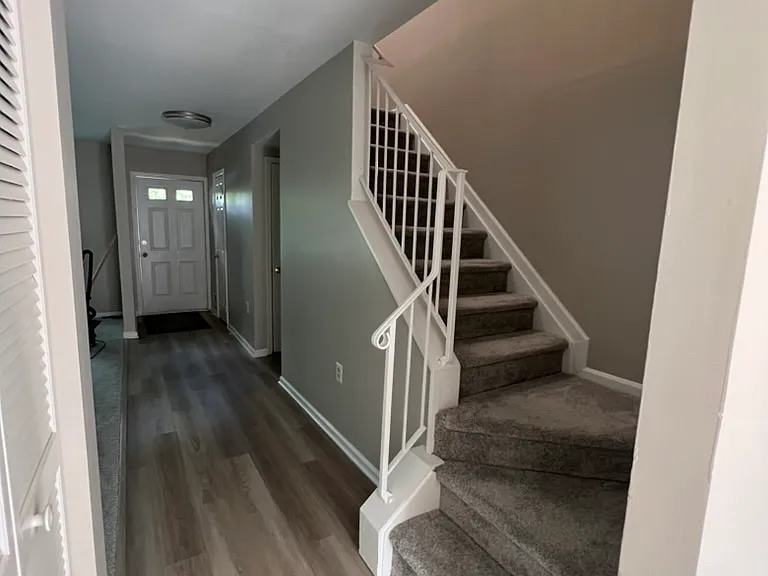 1031 Murdoch Ct #1 — Photo 10