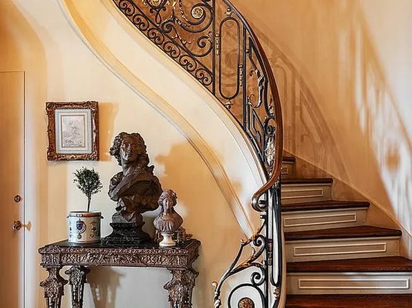 990 5th Ave #8/9, New York, NY 10075