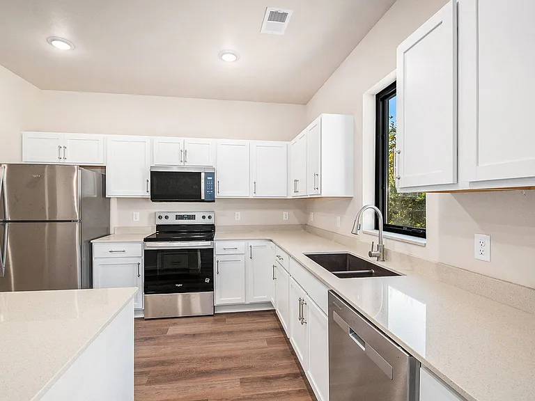 5631-5735 E Revere Dr — Photo 17