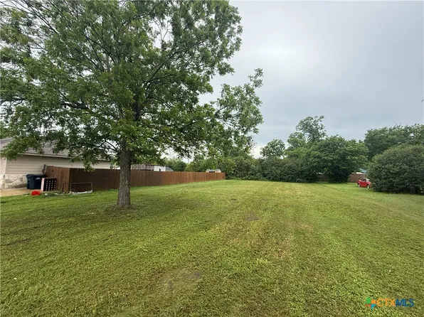 303 Crockett St, Holland, TX 76534