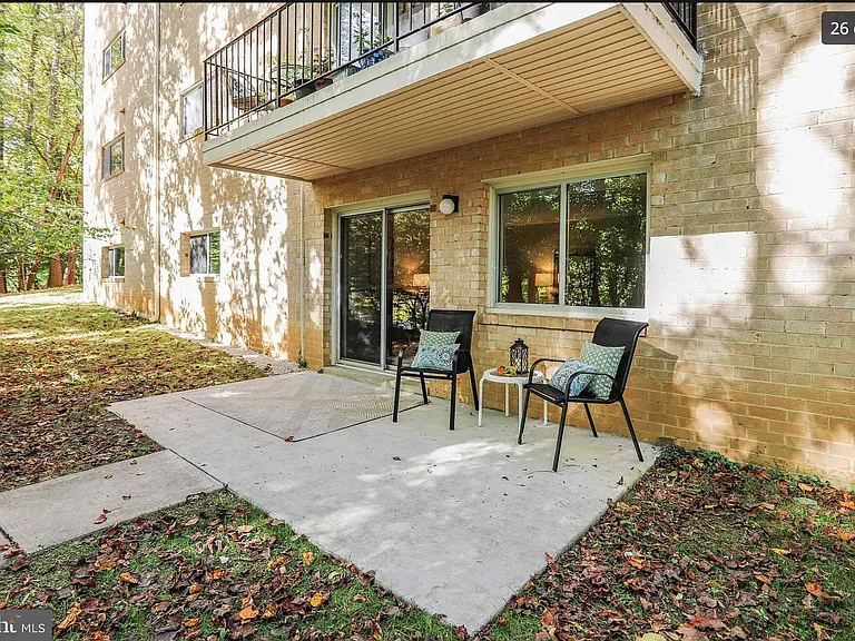 10636 Montrose Ave #M3A — Photo 11
