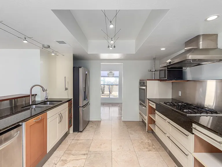 3509 E Cannon Dr — Photo 3