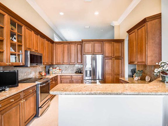 5th image of 7035 Vesuvio Pl