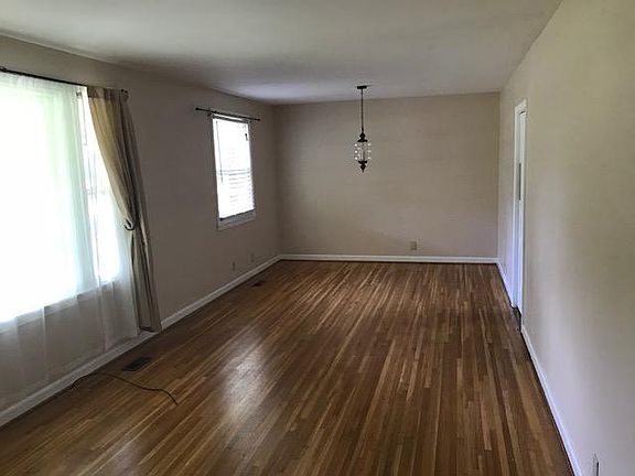 2nd image of 4916 Stillwood Dr