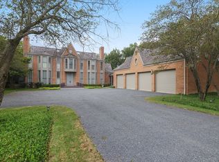 430 Red Fox Ln, Lake Forest, IL 60045