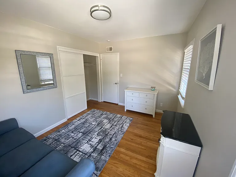 Bed room