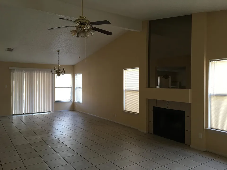 3319 Tree Grove Dr