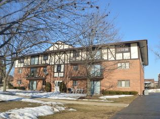 10965 S 84th Ave APT 1C, Palos Hills, IL